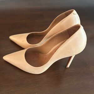 Schutz nude color Pumps Size 6M